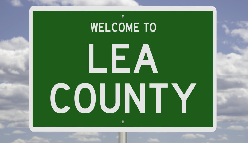 a welcome sign for Lea County